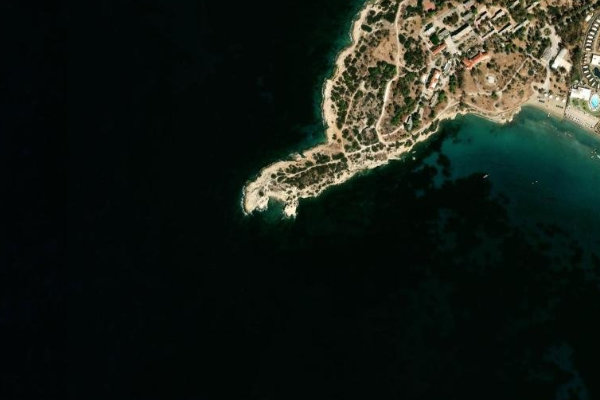 Imagen de satélite del entorno de Ákra Aixonís
