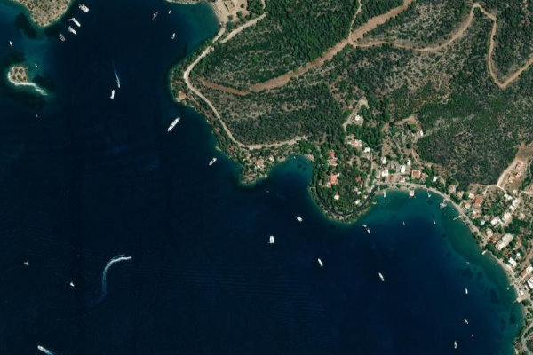 Imagen de satélite del entorno de Órmos Méga Neório