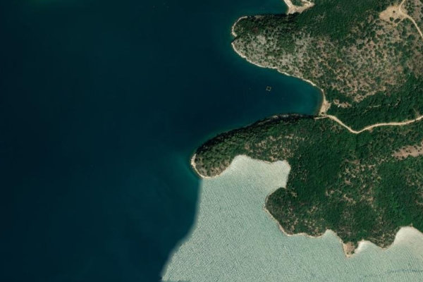 Imagen de satélite del entorno de Ákra Koúmaros
