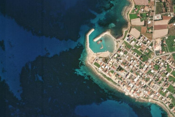 Imagen de satélite del entorno de Ákra Máratho
