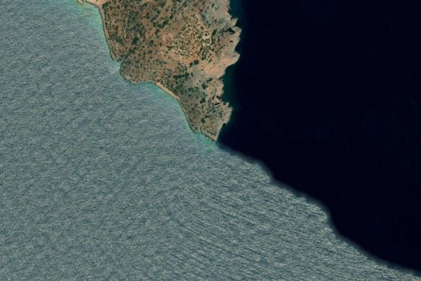 Imagen de satélite del entorno de Ákra Vángi