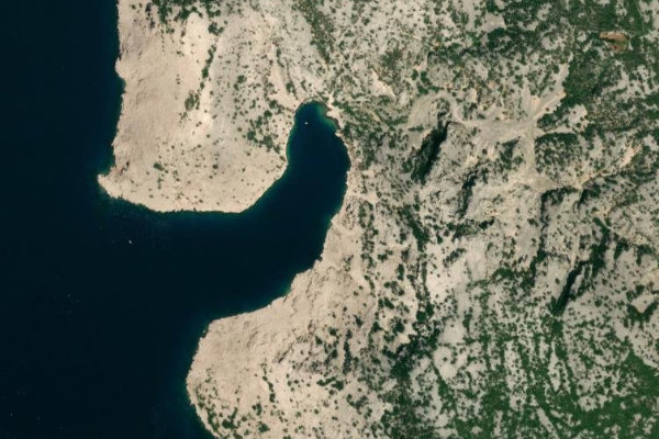 Image satellite des environs de Petrinići