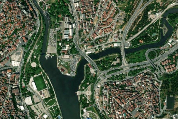 Image satellite des environs de Kâğıthane Deresi