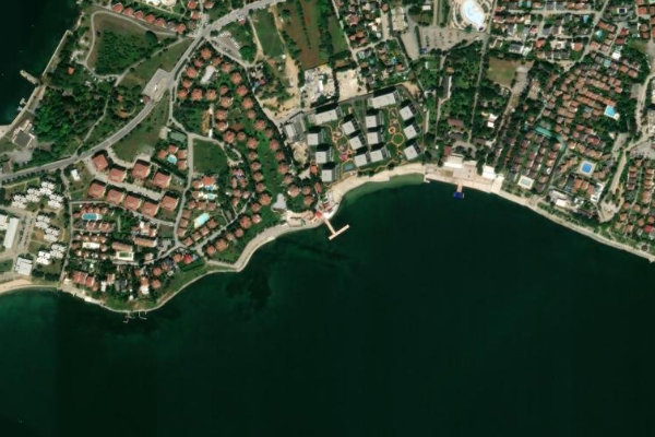 Image satellite des environs de Özgüt Sokagi