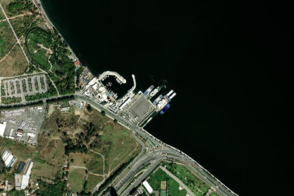 Image satellite des environs de Üçkuyular Feribot İskelesi