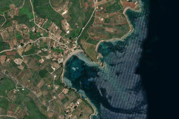 Image satellite des environs de Órmos Loutró