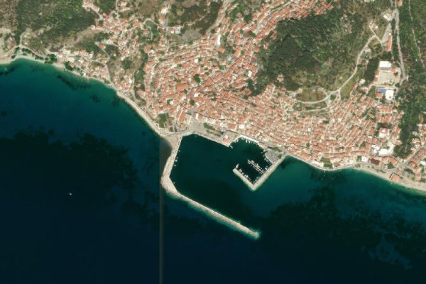 Image satellite des environs de Limáni Plomaríou