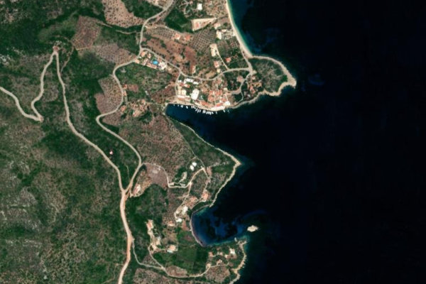 Image satellite des environs de Stení Vála