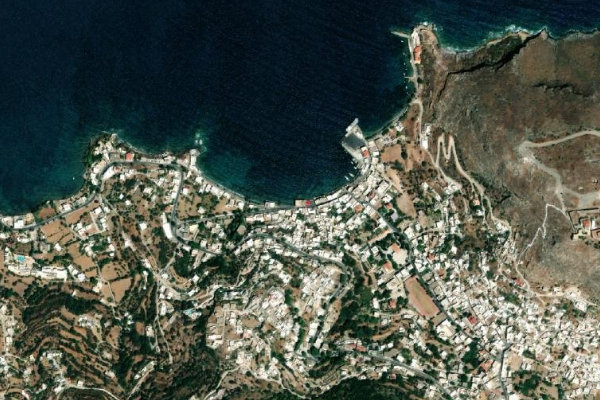Image satellite des environs de Agía Marína