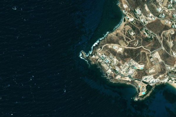 Image satellite des environs de Ákra Vourvoúlakas