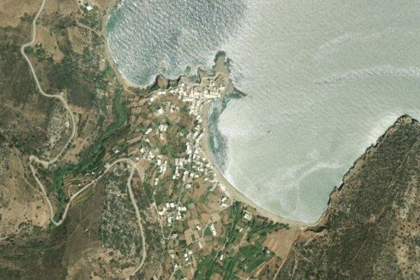Image satellite des environs de Paralía Apóllonas
