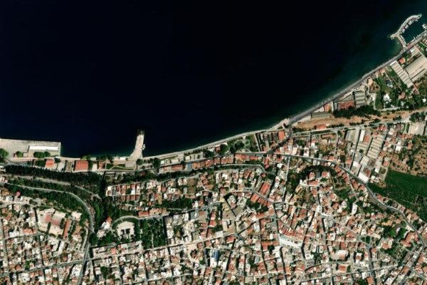 Image satellite des environs de Órmos Aiyíou