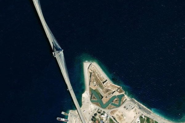 Image satellite des environs de Ákra Río