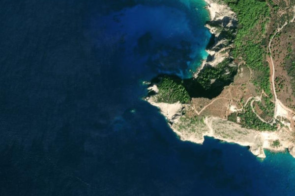 Image satellite des environs de Ákra Kerí