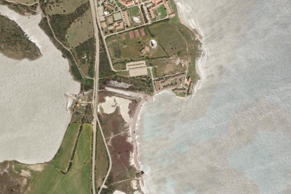 Immagine satellitare dei dintorni di Stintino · settore di foce del canale