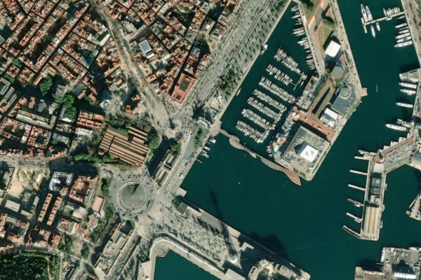 Immagine satellitare dei dintorni di Barcelona · settore di foce fluviale