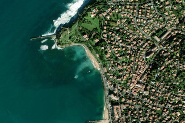 Immagine satellitare dei dintorni di Les Flots Bleus