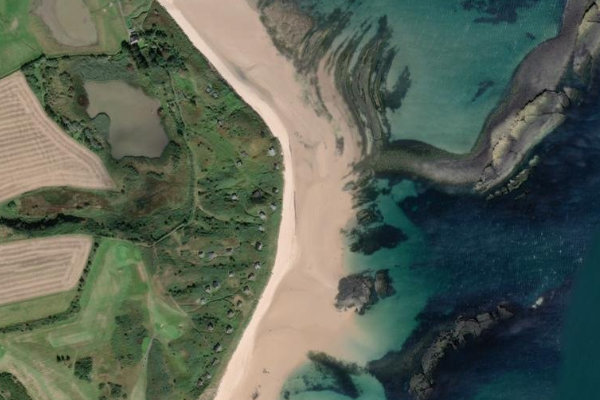 Immagine satellitare dei dintorni di Low Named Beach