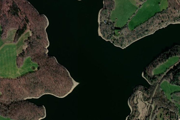 Immagine satellitare dei dintorni di Lac du Barrage de Saint-Étienne-Cantalès
