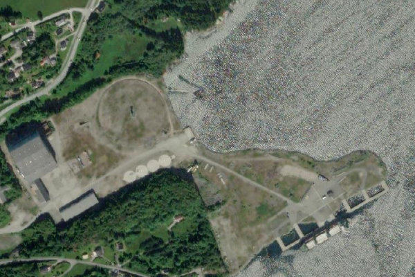 Immagine satellitare dei dintorni di Bremsnes · costa