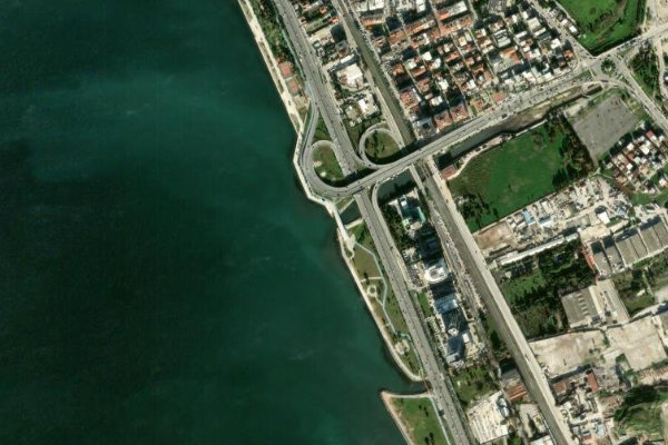 Immagine satellitare dei dintorni di Bornova Çayı