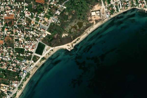 Immagine satellitare dei dintorni di Órmos Loútsas