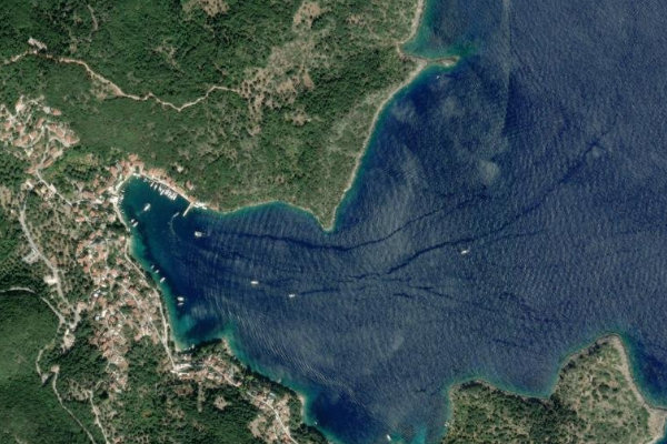 Immagine satellitare dei dintorni di Órmos Kióni