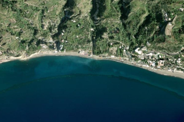 Barano d'Ischia akarsu ağzı sektörü çevresinin uydu görüntüsü