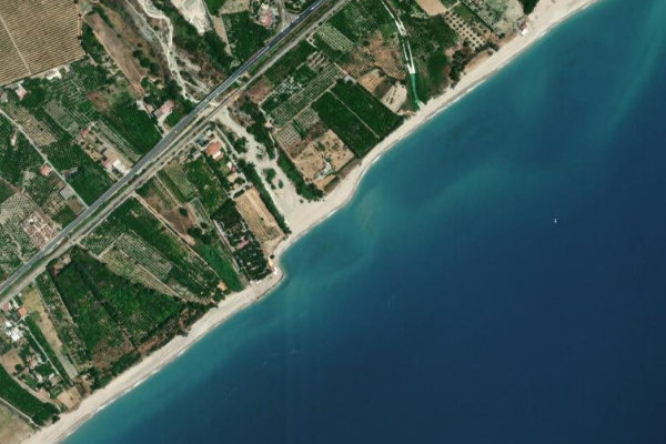 Fiumara Precariti çevresinin uydu görüntüsü