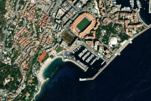 Port de Cap d'Ail çevresinin uydu görüntüsü