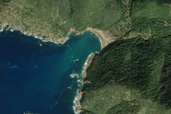 Cala di Tuara çevresinin uydu görüntüsü