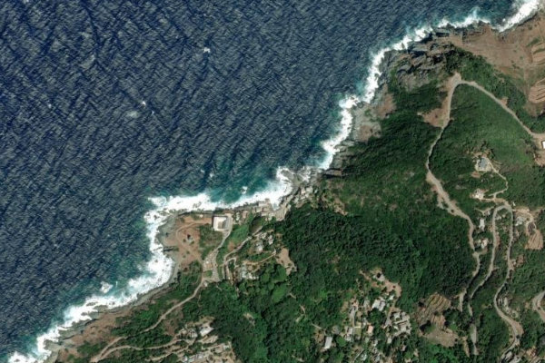 Plage de Scalo çevresinin uydu görüntüsü