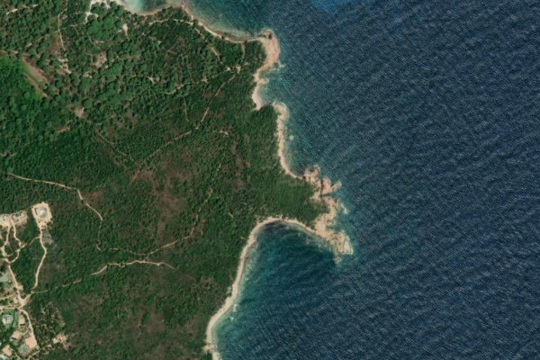 Punta di Pilatogu çevresinin uydu görüntüsü