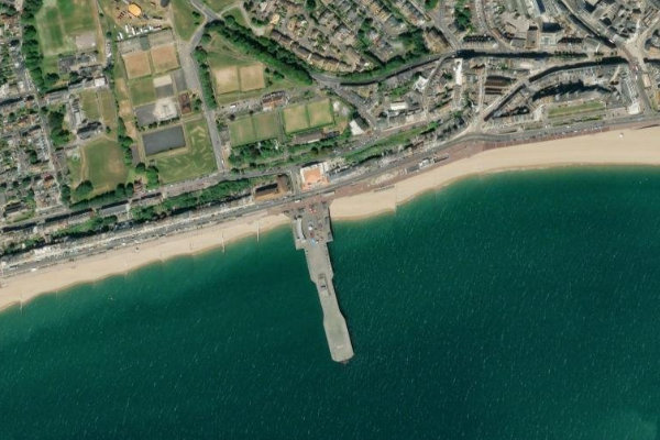 Hastings Pier çevresinin uydu görüntüsü