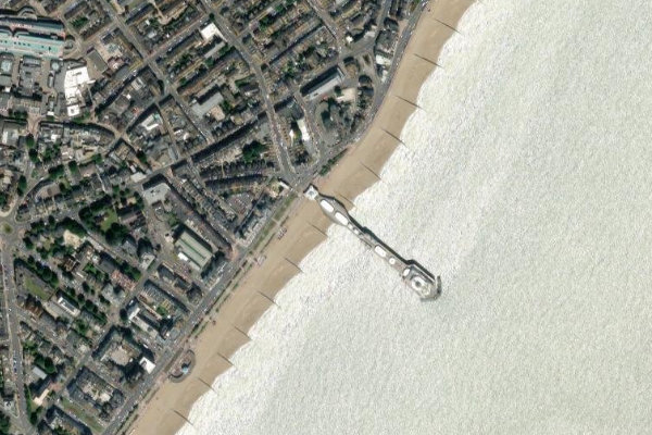 Eastbourne Pier çevresinin uydu görüntüsü
