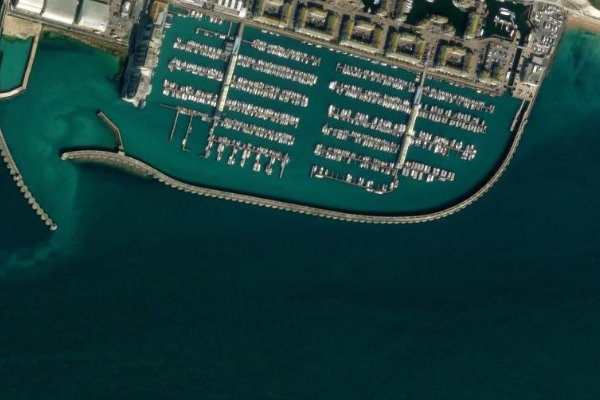 Brighton Marina (Outer Harbour) çevresinin uydu görüntüsü