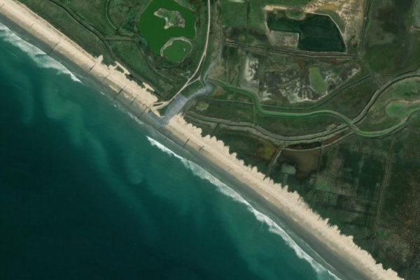 Medmerry Beach çevresinin uydu görüntüsü