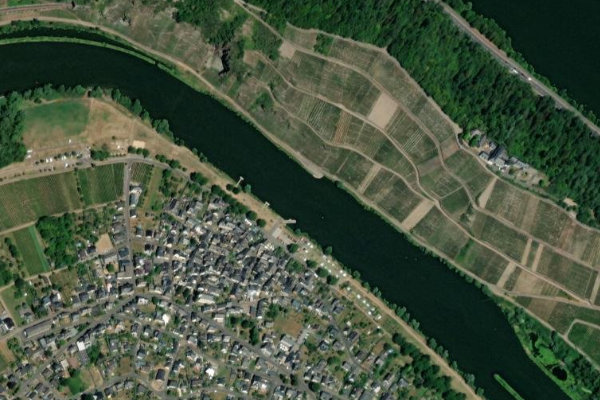 Mosel (Pünderich) çevresinin uydu görüntüsü