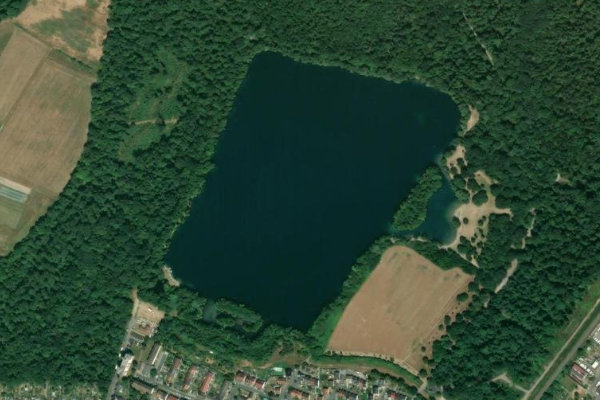 Baggersee Untergrombach çevresinin uydu görüntüsü