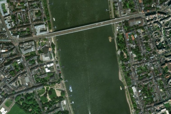 Rhein (Bonn) çevresinin uydu görüntüsü