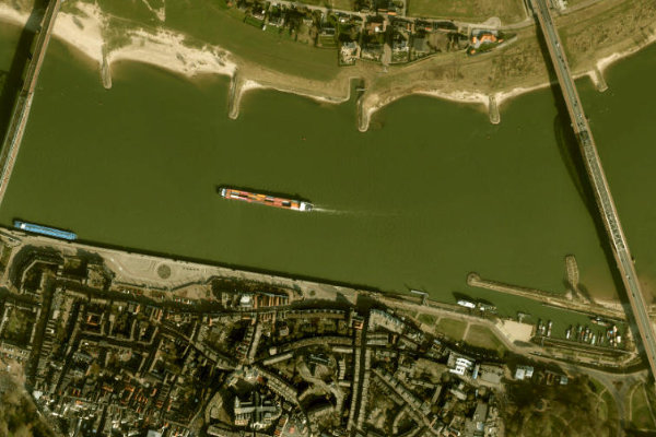 Waal (Nijmegen) çevresinin uydu görüntüsü