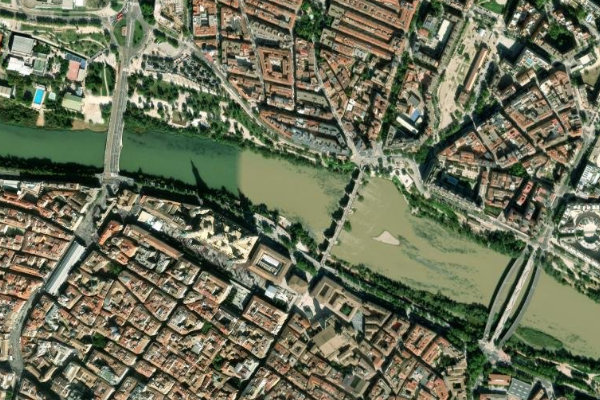 Ebro (Saragossa) çevresinin uydu görüntüsü