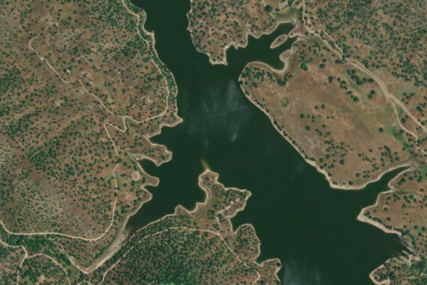 Embalse del Encinarejo çevresinin uydu görüntüsü