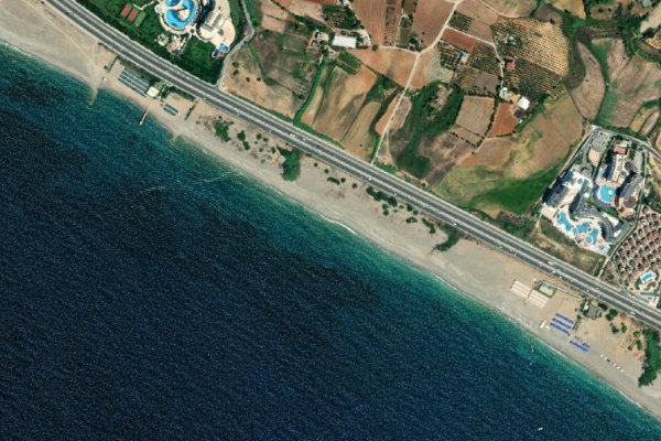 Çenger Beach çevresinin uydu görüntüsü