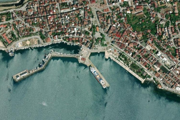 Liman çevresinin uydu görüntüsü