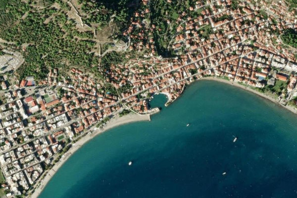 Nafpaktos Limanı çevresinin uydu görüntüsü