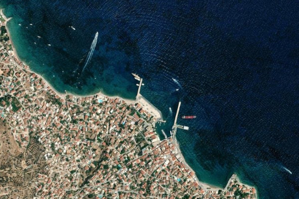 Spetses Port çevresinin uydu görüntüsü
