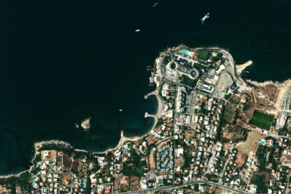 Kervansaray Beach çevresinin uydu görüntüsü