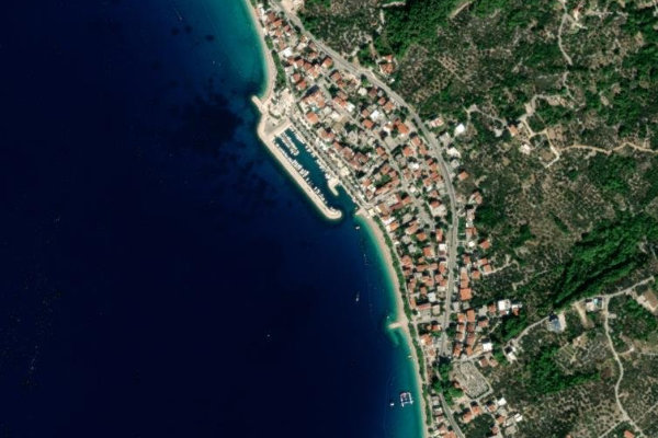 Imagem de satélite da zona de Marina Tučepi