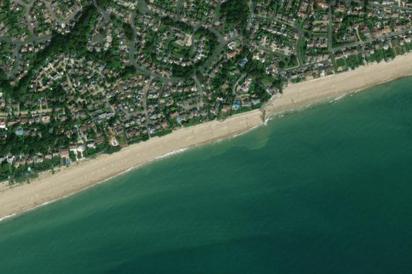 Imagem de satélite da zona de Aldwick Beach